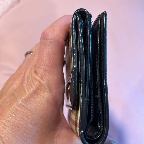 Burberry NovaCheck Wallet Excellent condition - Picture 7 of 9